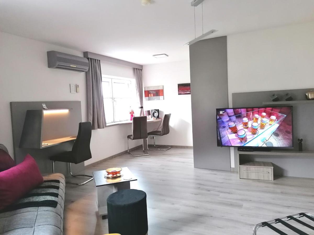 Business Apartments Hohenems Bagian luar foto