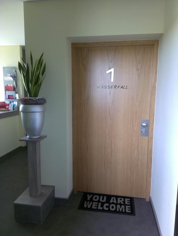 Business Apartments Hohenems Ruang foto