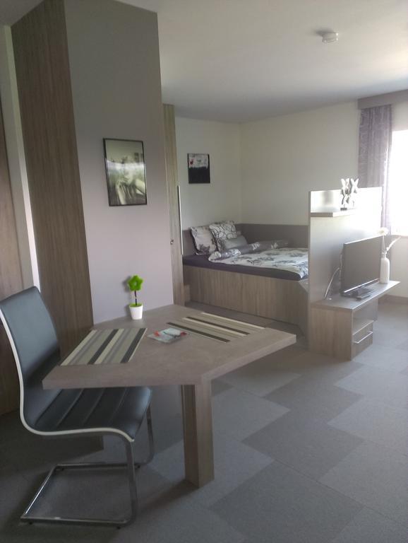 Business Apartments Hohenems Ruang foto