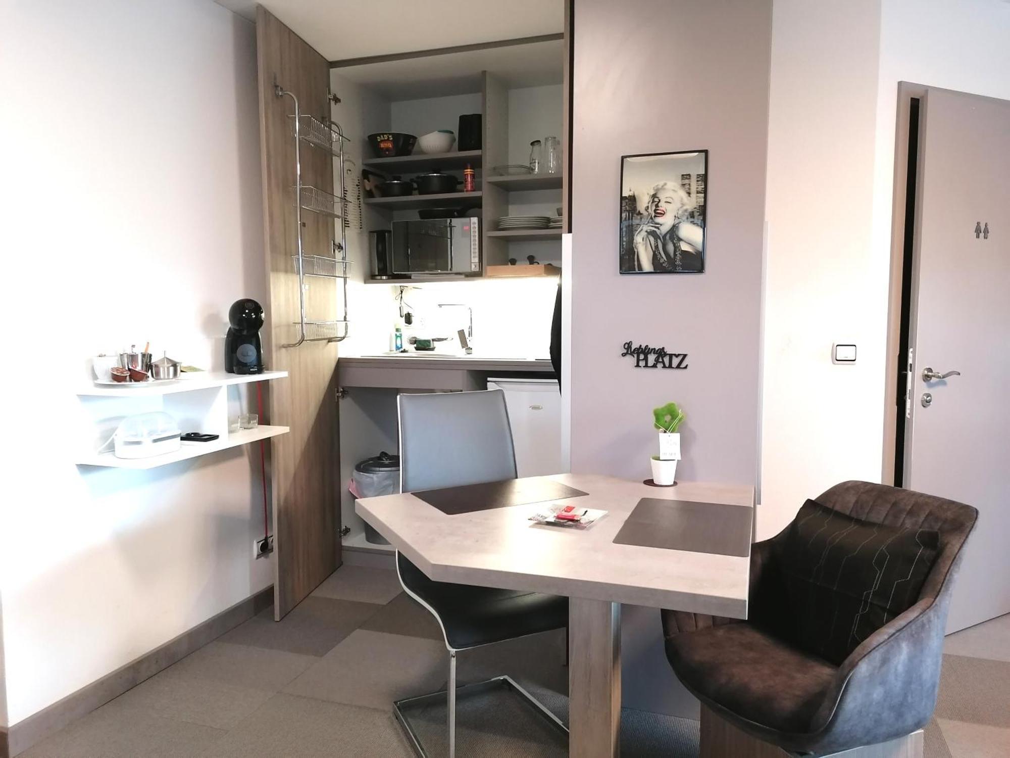 Business Apartments Hohenems Bagian luar foto