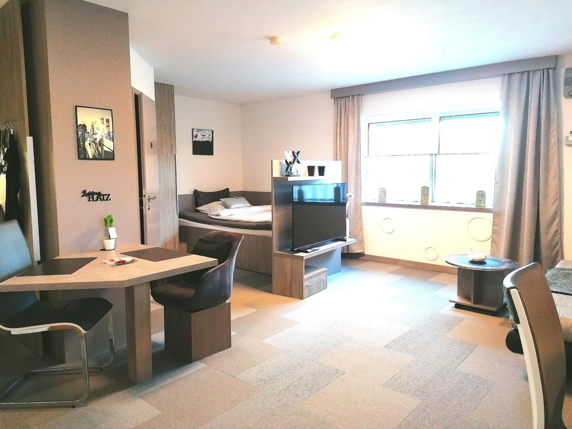 Business Apartments Hohenems Bagian luar foto