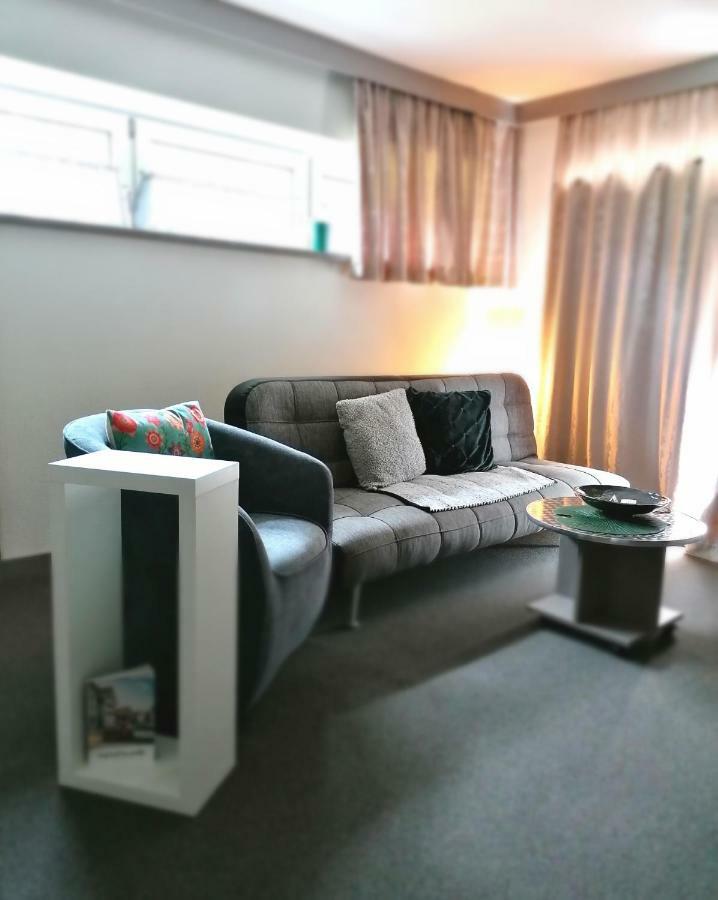 Business Apartments Hohenems Bagian luar foto