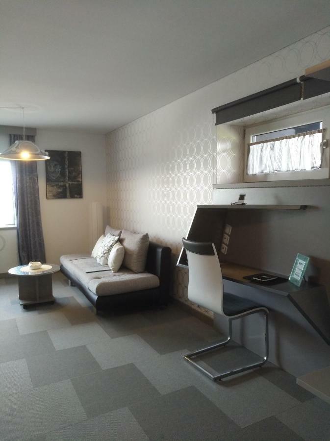 Business Apartments Hohenems Bagian luar foto