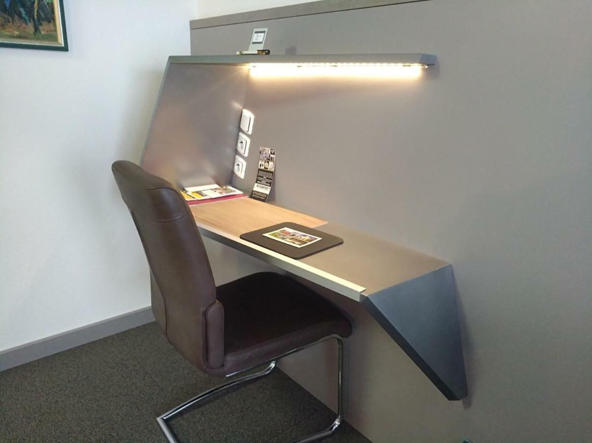 Business Apartments Hohenems Bagian luar foto